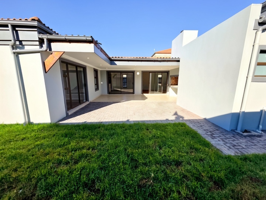To Let 4 Bedroom Property for Rent in Parklands Western Cape